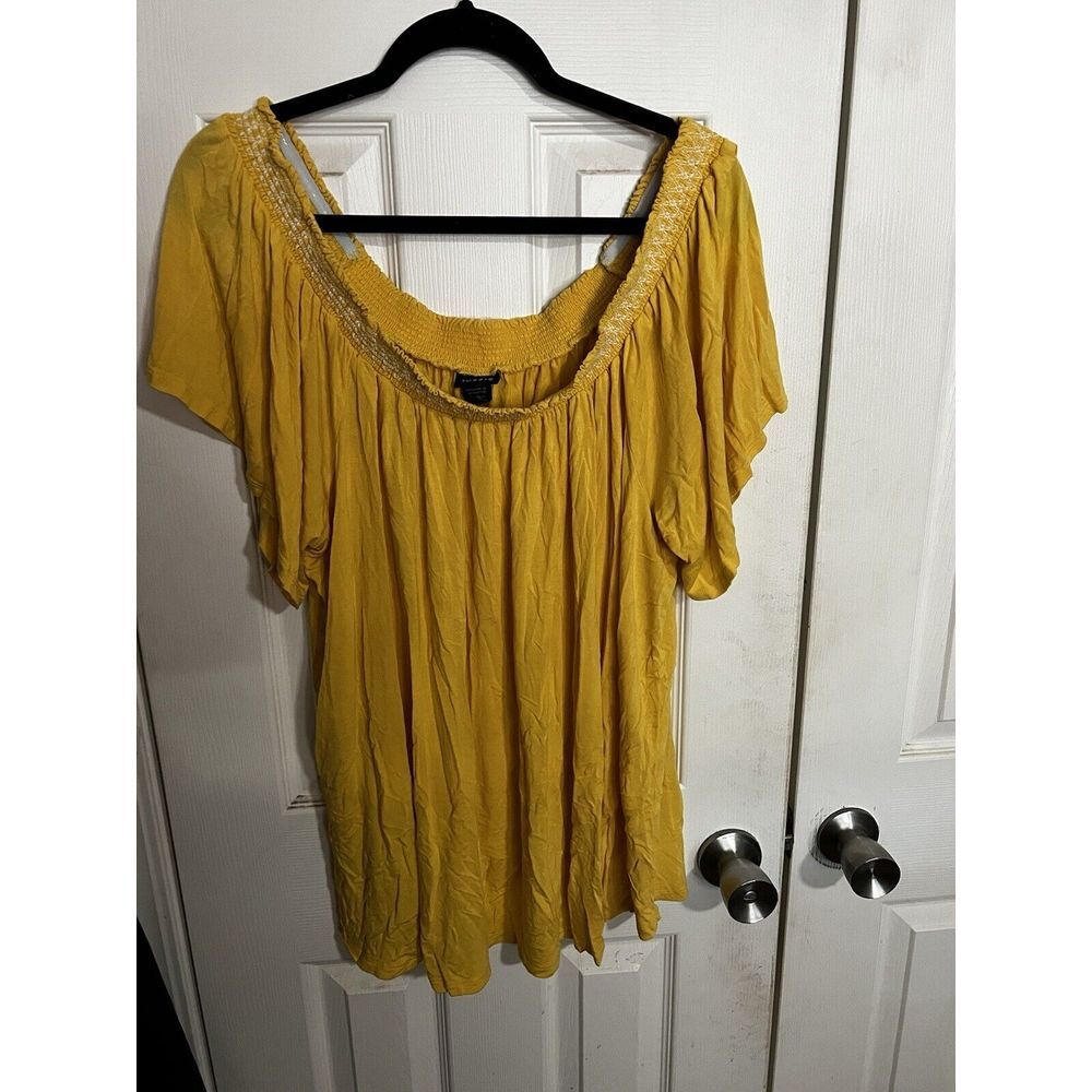 Torrid Smocked Off‎ The Shoulder Top Yellow Short Sleeve Rayon Blend Women's 3